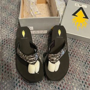 Volatile Black print sandal.  BRAND NEW!